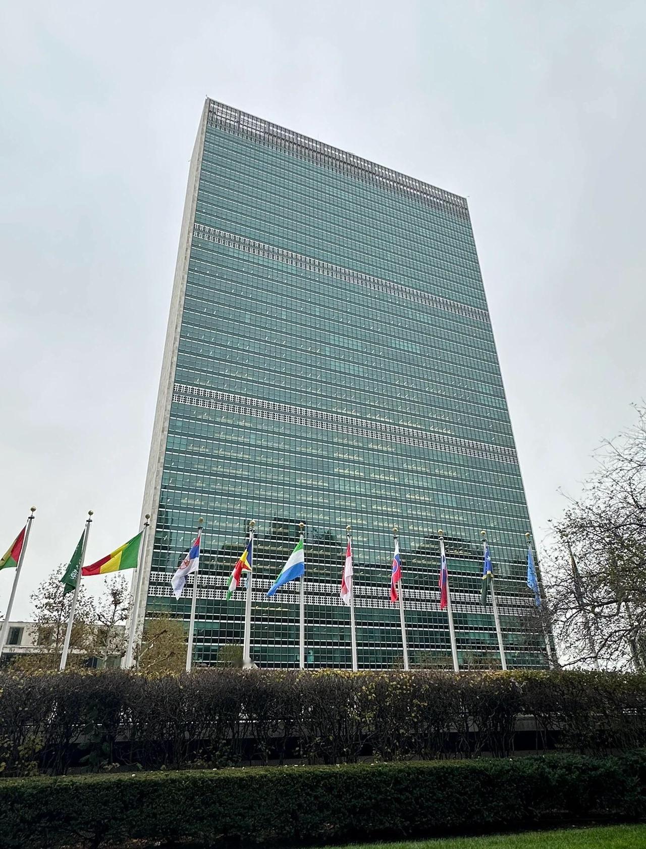 “我们正处于一场更大规模战争的边缘……这将对全球产生灾难性影响”。
中东地区的战