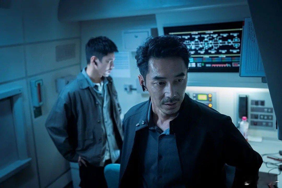 电影96分钟列车爆炸案定档上辈子嘤嘤怪这辈子是硬汉 列车遇炸，96分钟决生死！林