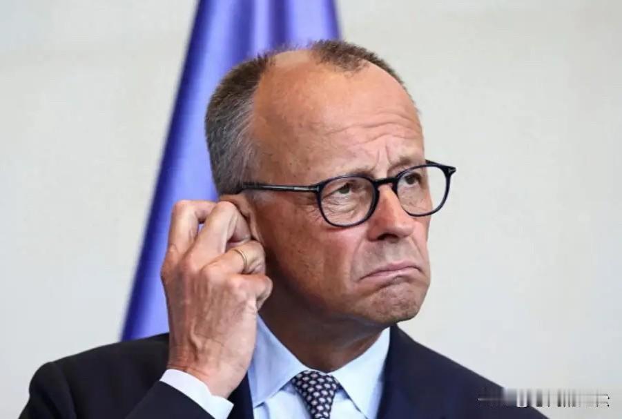 美国一瞪眼，德国先溜了！
护岛还没开始，德国不声不响撤走了已经抵达格陵兰岛上的1