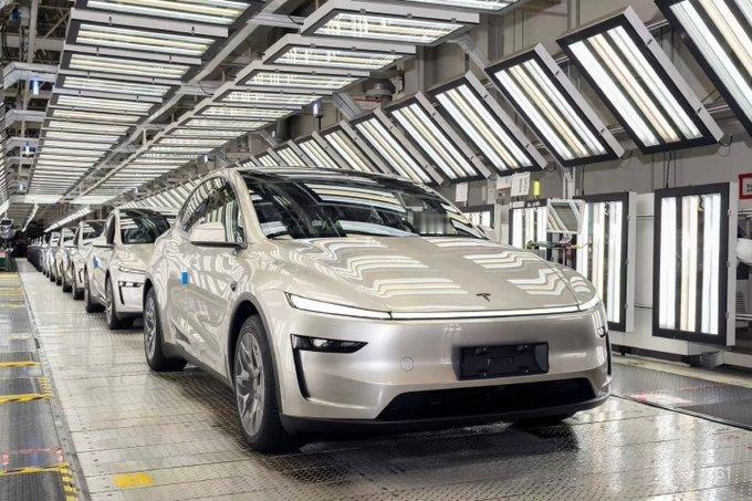 你的 Model  Y L 下线了，请查收 特斯拉modelyl ​​​