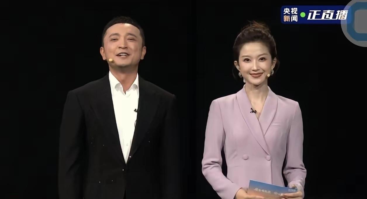 根据昨天老余的ADS5.0预告，晚上7点多打开直播，发现是央视在直播华为乾崑智技