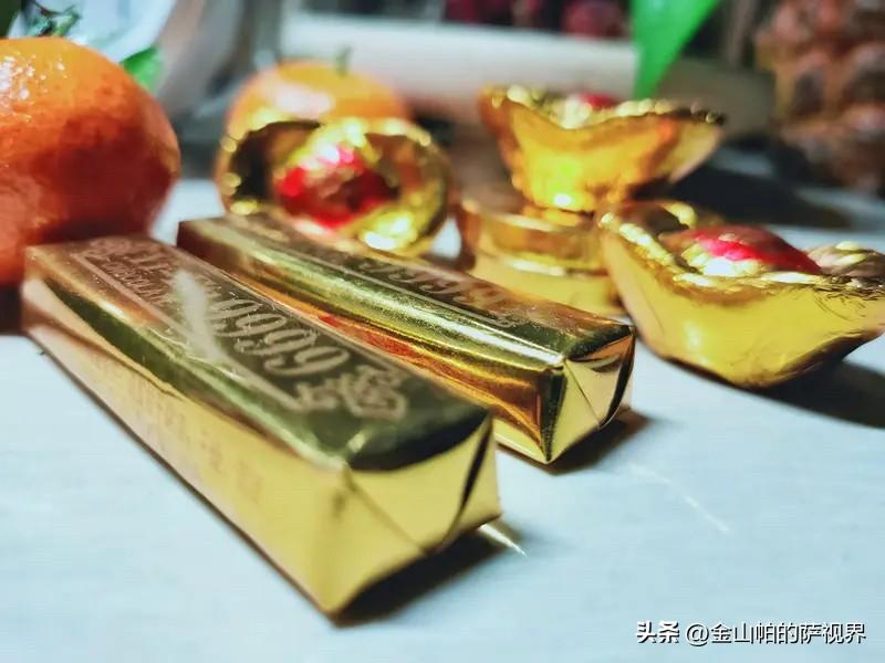 关于发财
钱是挣来的
不，钱是“信”来的

小时候，记得俺的村里二狗想发财，天天