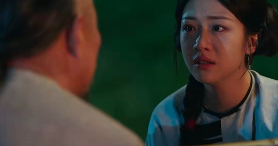 白依梅若重来还选李成《大生意人》里，李成与白依梅的感情如乱世烟火。李成逐梦赴死，