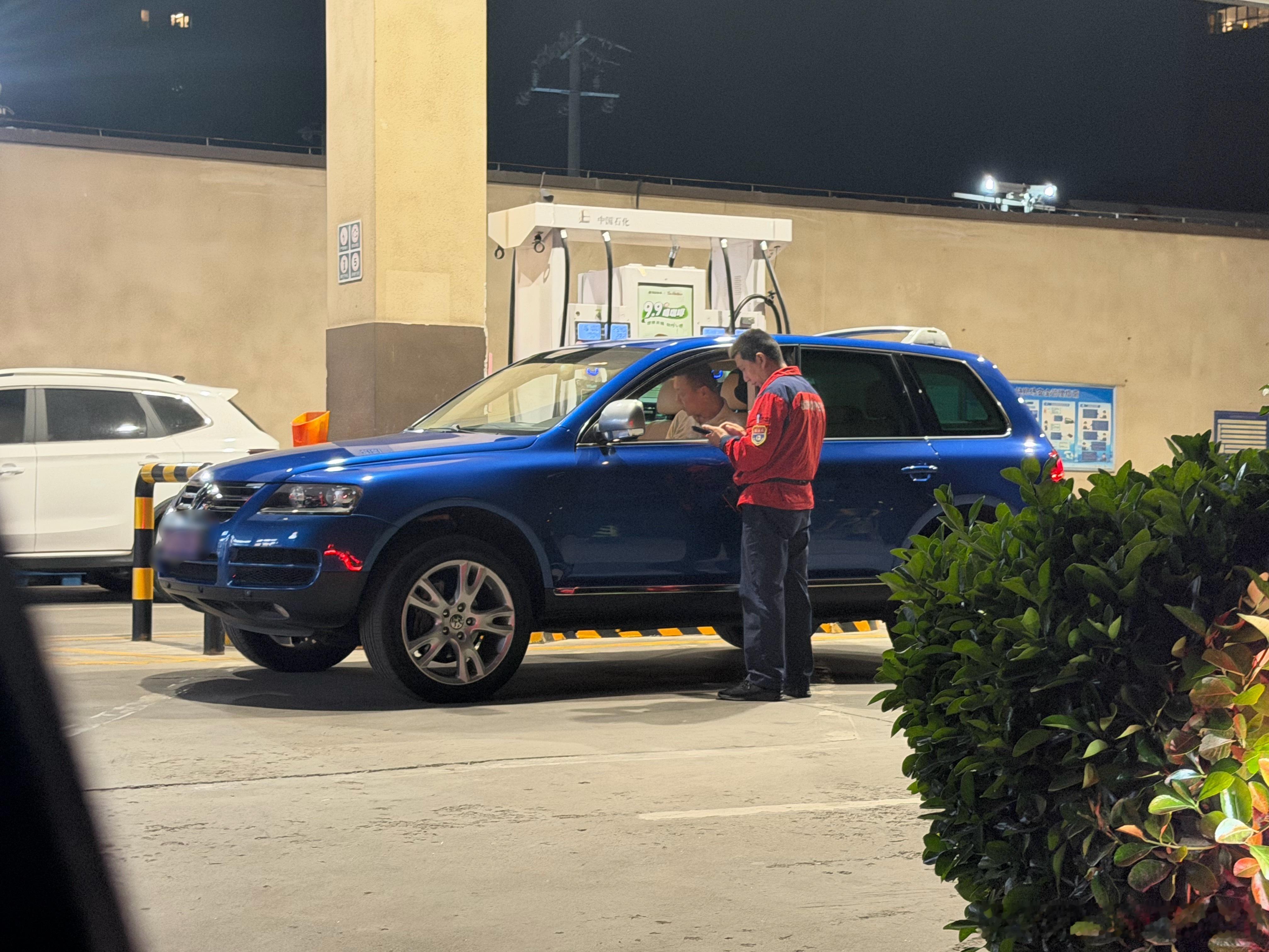 每次看到这代，我都会默默的想：这才是途锐！凯文聊车