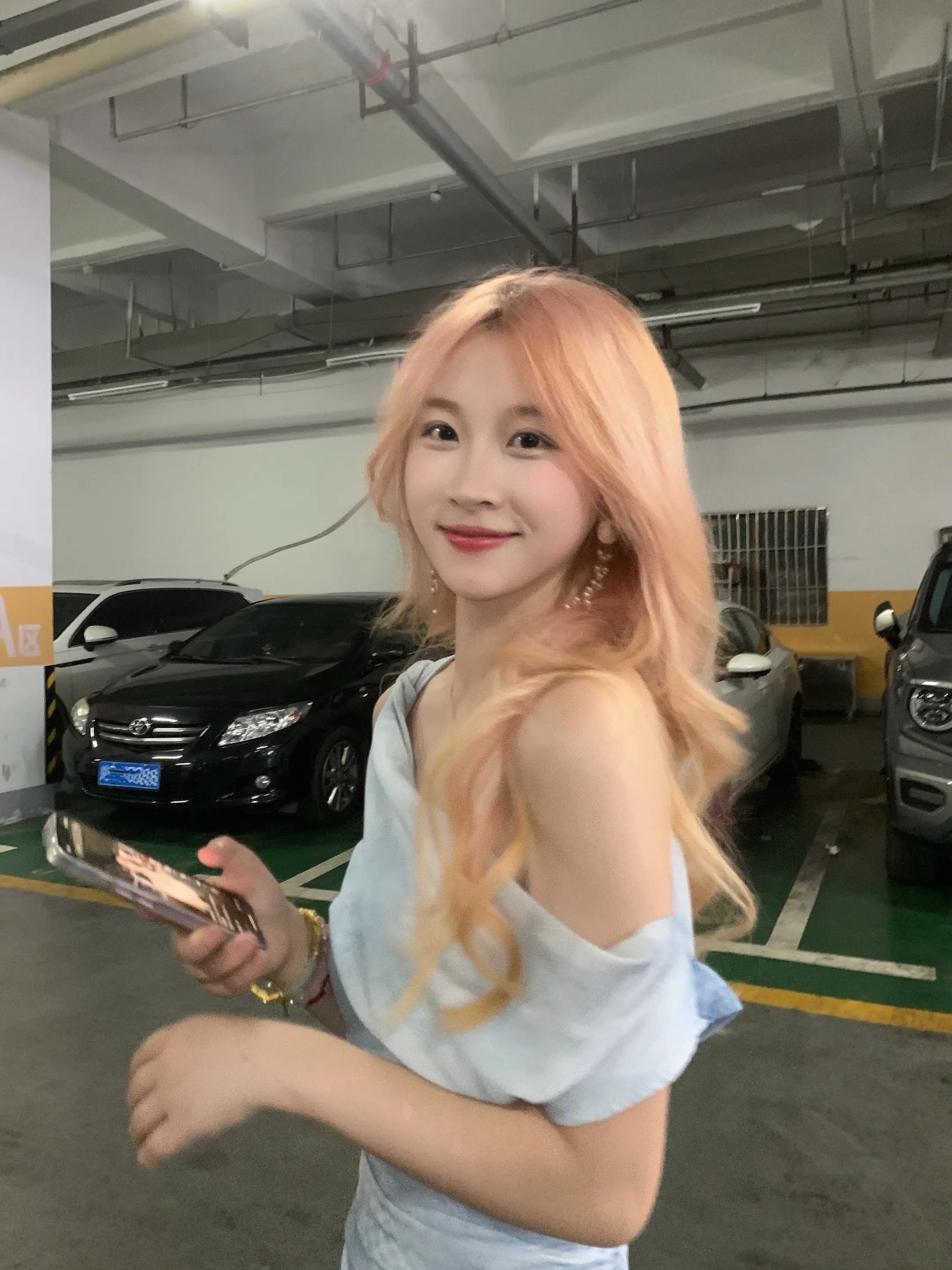 我不要纤细手臂 不要乖乖女性格 不要当淑女 我要有坚韧的内心 有反驳的...