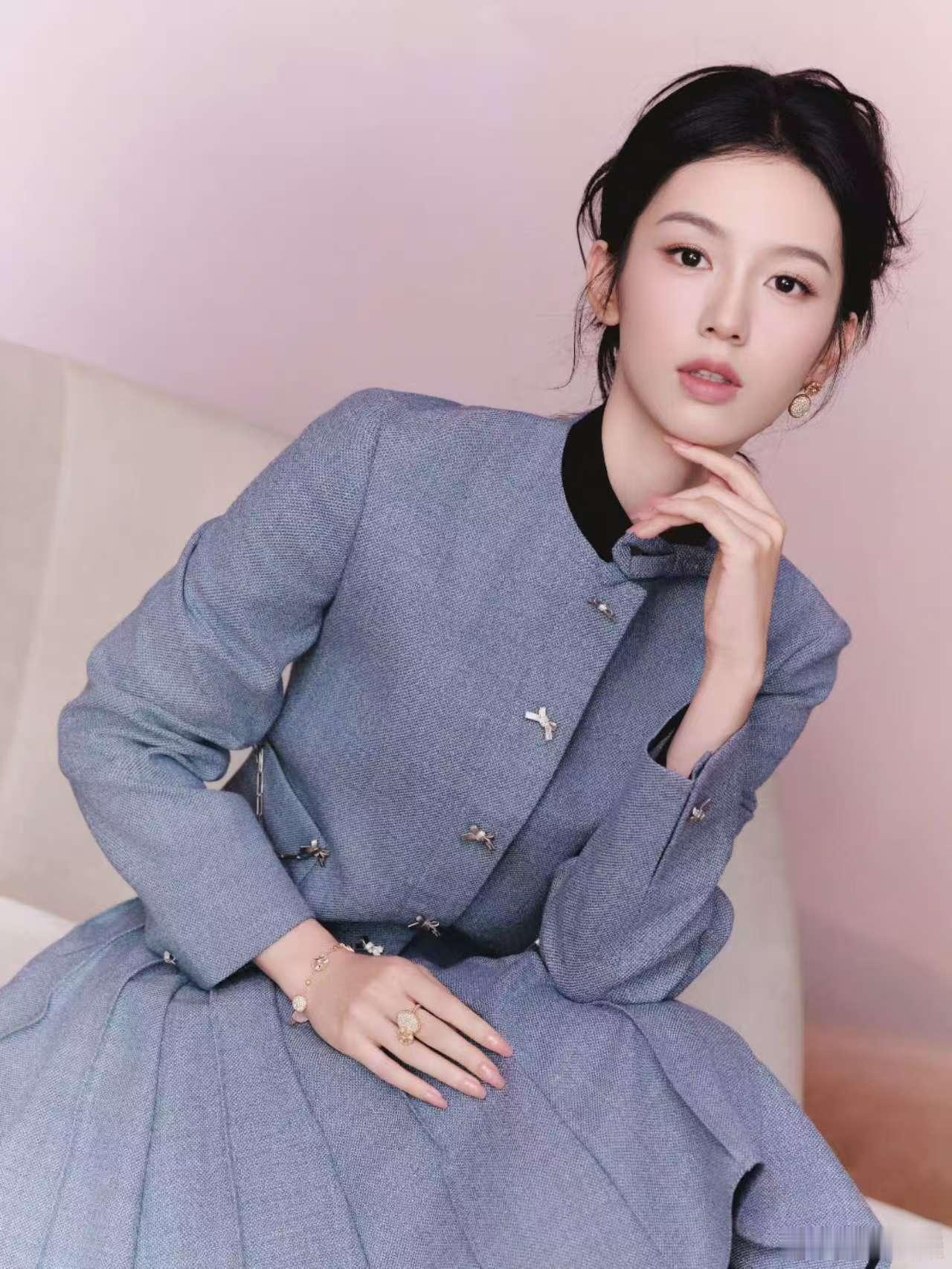 周也遐想时刻周也公主套装周也公主套装，遐想时刻，