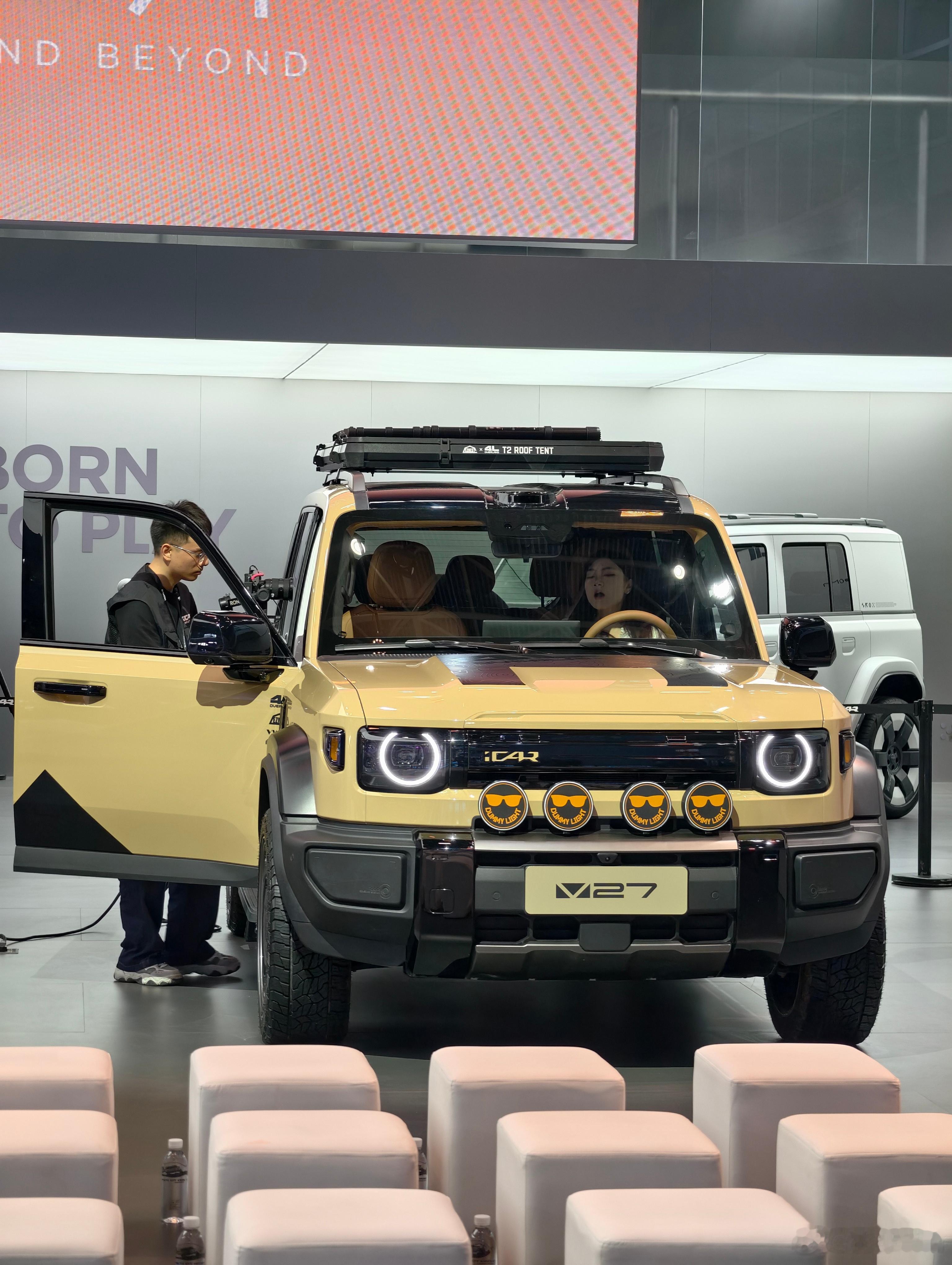 年轻人的第一辆智能SUV，iCAR绝对是第一选择。iCARV27