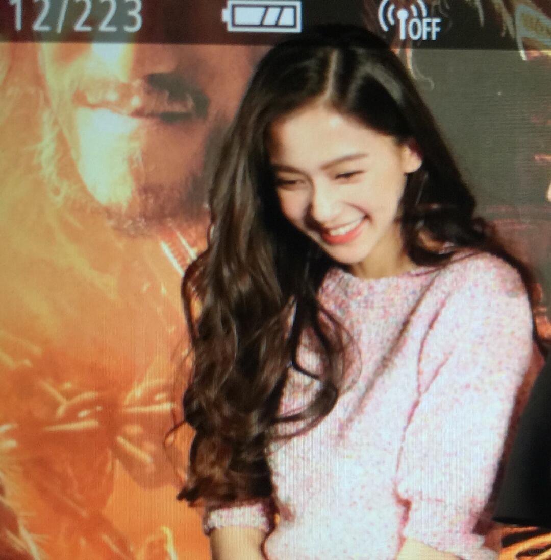 杨颖 angelababy风轻轻吹过带走了我的思念，却带不走对你的牵挂。