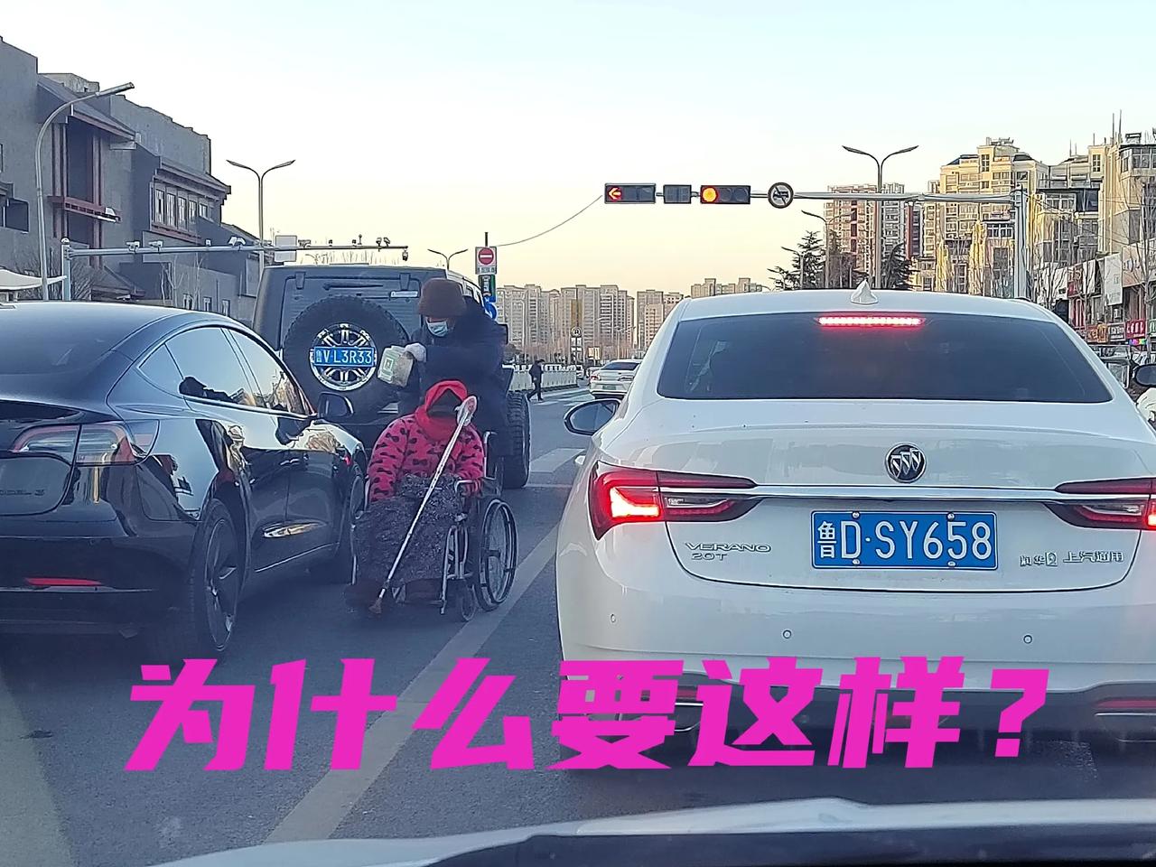 街头乞讨，为哪般？｜现在，国家针对生活困难群众的政策特别好，低保户、困难残疾人实