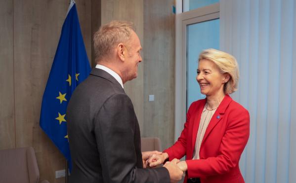 欧盟睡不着了4月24日，中国商务部发布公告，将7家欧盟实体列入出口管制名单。
