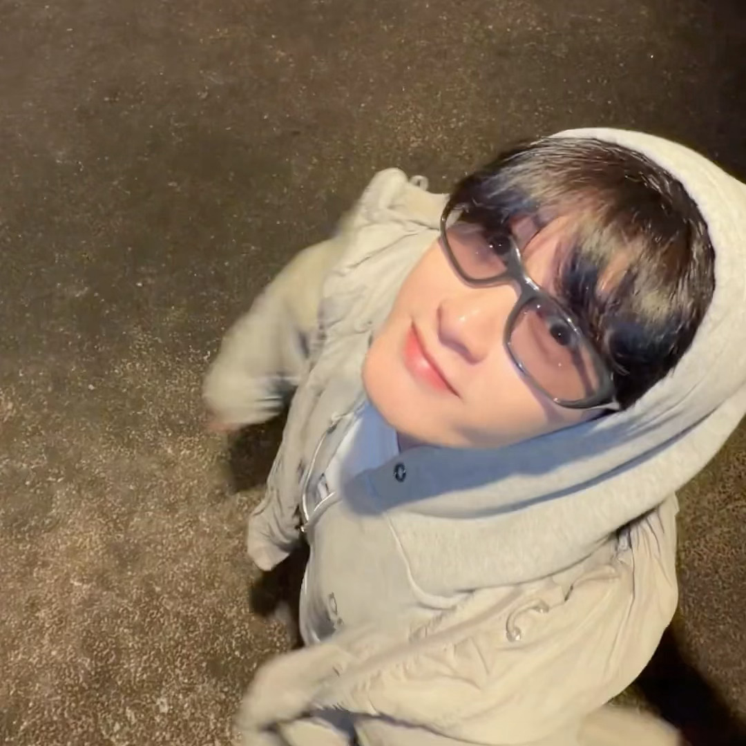 很久没看见过这种纯粹的萌物了 根本不经过大脑的思考 毫无博弈可言 完全抛开了技巧