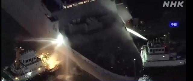 军舰烧了12小时，舰载机坠毁，无人艇撞船……美国海军这要干啥？这几天，美国海军彻