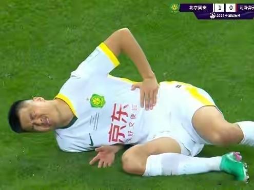 王刚---感谢你对国安的付出…刚哥，很多人说你作为队长和球迷干仗这事儿把你归为最