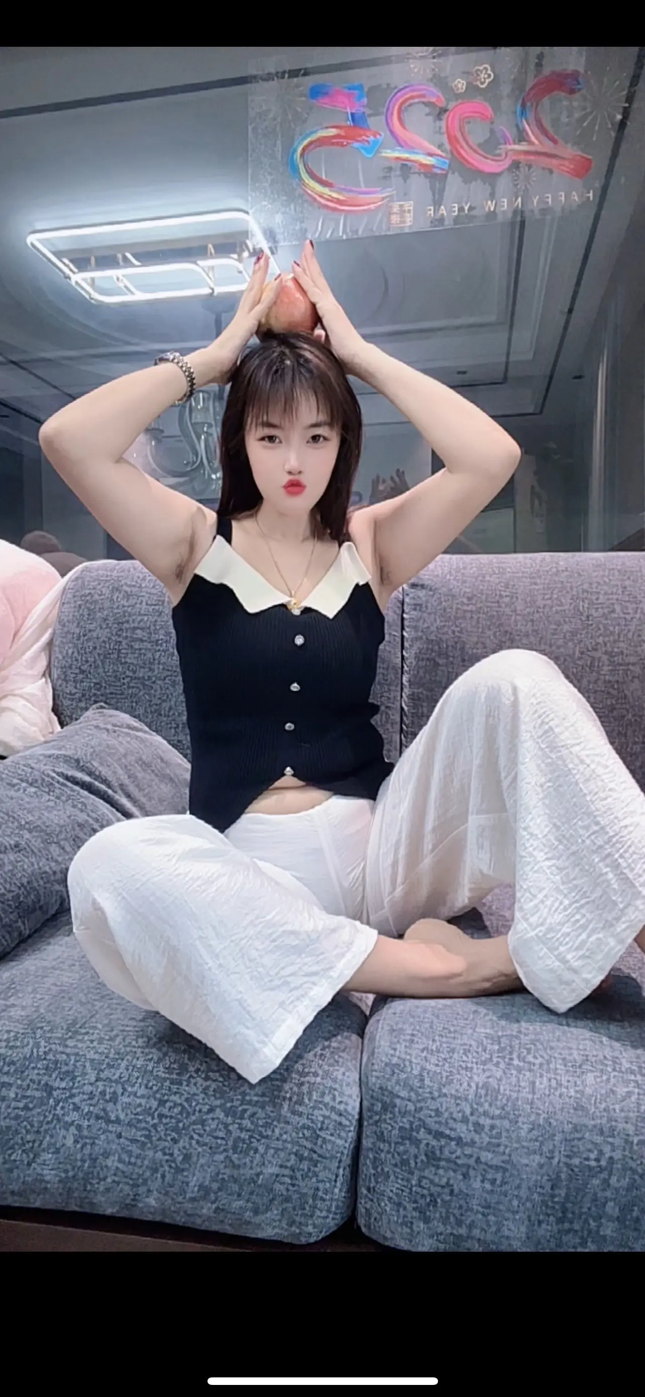 饿了你就吃！困了你就睡，一问三不知，问啥啥不会，没心没肺，咱们长命百岁！