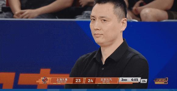 感觉上海男篮的主教练卢伟有点像当初带领骑士夺冠的泰伦卢，即便本赛季上海男篮夺冠也