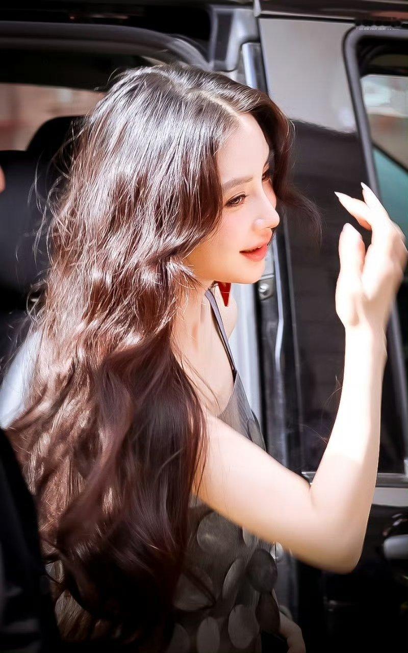 angelababy[超话] 🤓angelababy “错过了落日余晖，还可以