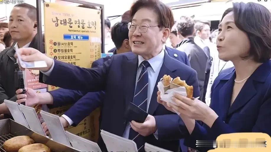 5月13日，韩国总统李在明没有在总统府里听取地方官员的农业汇报，而是直接亲临田间