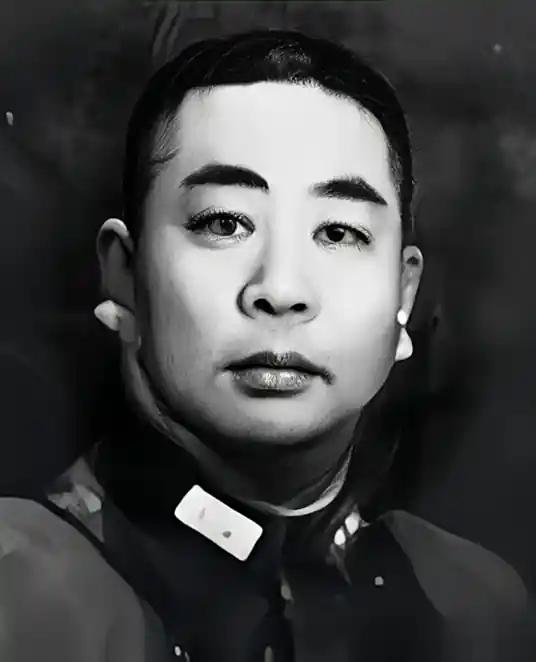 1959年，被关在功德林的国民党中将刘嘉树，半夜去上厕所，却发现身后有一个白衣女
