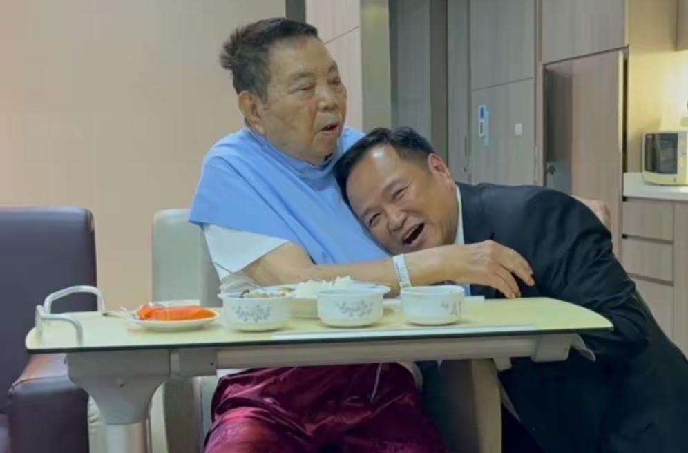阿努廷不愧是“中国人后代”，当选总理后，他第一时间不是举行庆祝，而是做了一件所有