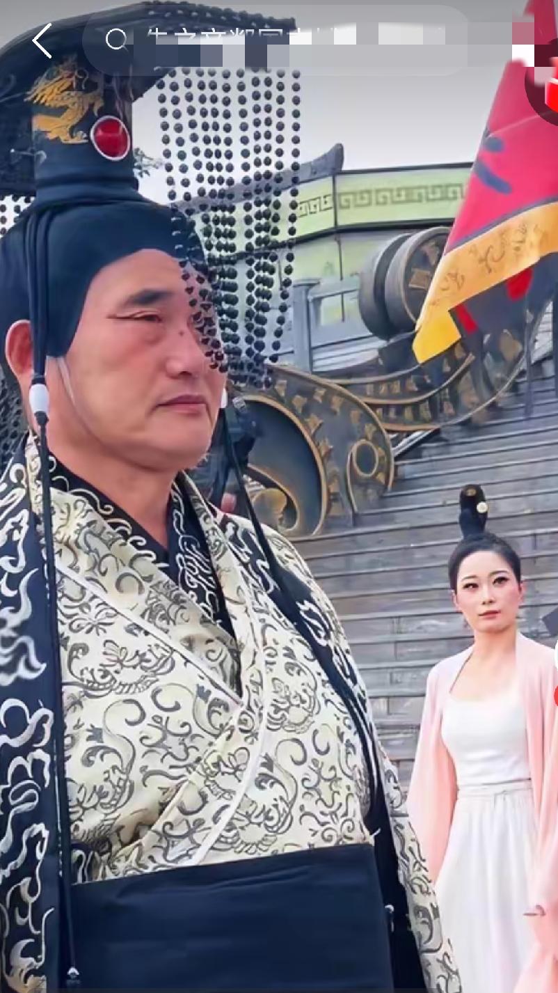 丈衣哥这气势很足，扮什么像什么。