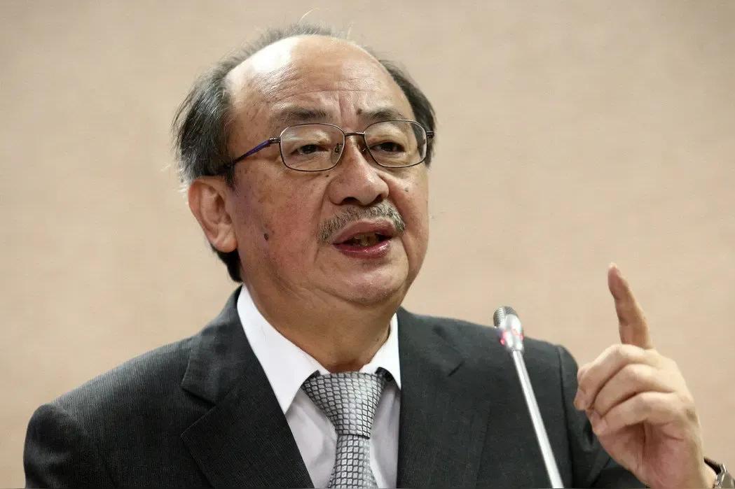 柯建铭也够不要脸的，这个时候还是要用捍卫民主来推脱大罢免大失败的责任。

柯建铭