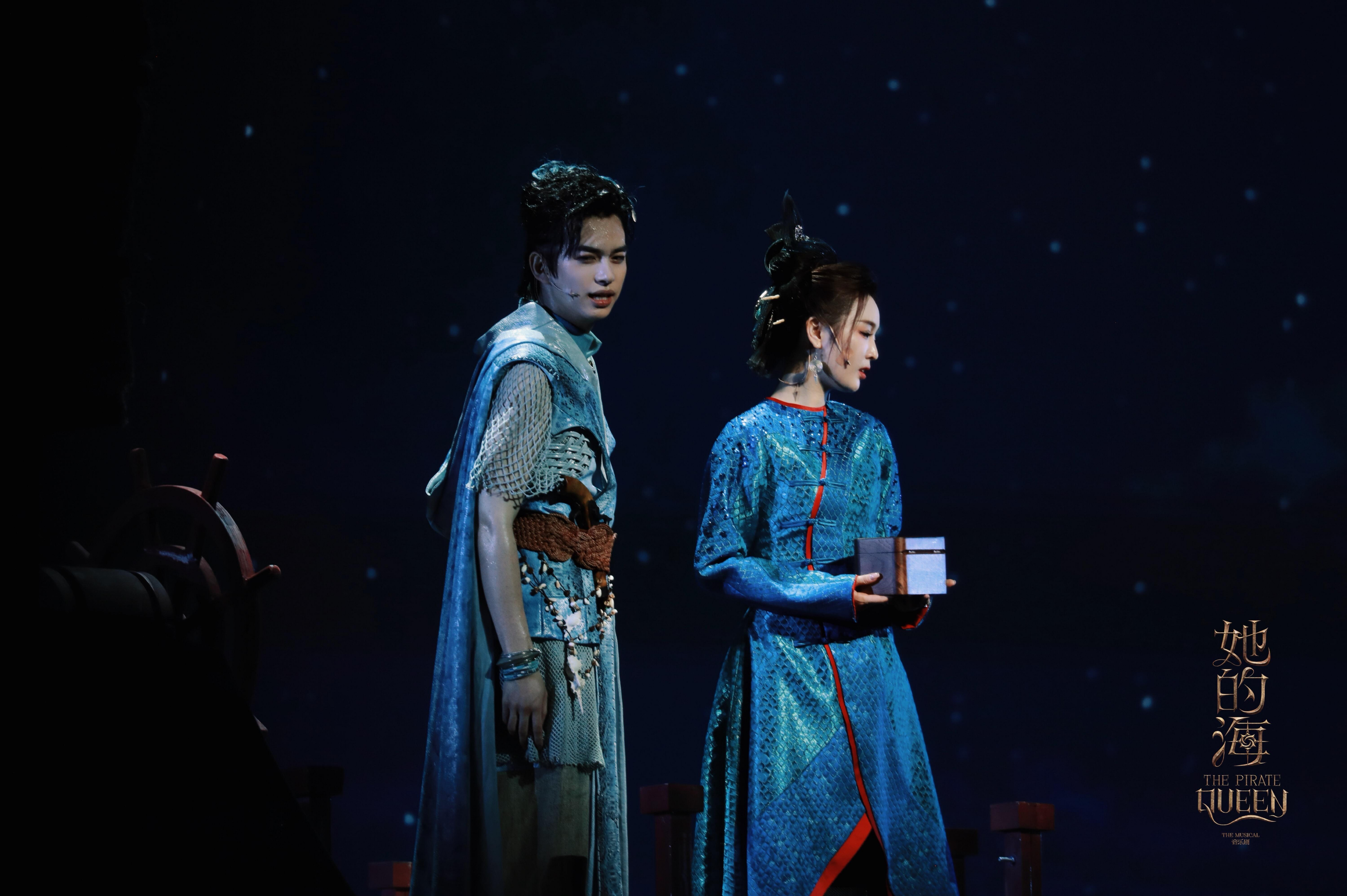 仪锤定音是香姑.吴宣仪 她的海 《她的海》南京站吴宣仪石香姑相关剧照存