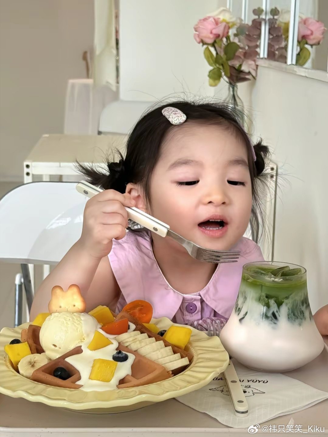 ⭐郑伊芙琳eve ⭐郑伊芙琳eve我们生在红旗下，长在春风里。人民有信仰，国家有
