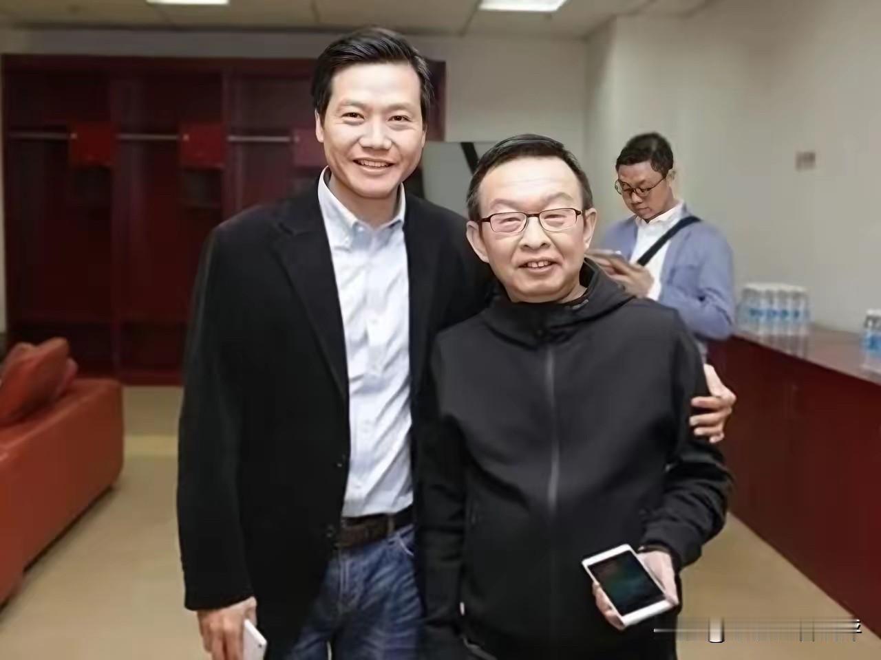 有一种朋友叫雷军和陈年，他们两个才是朋友的天花板。在小米的2025年演讲中，雷军