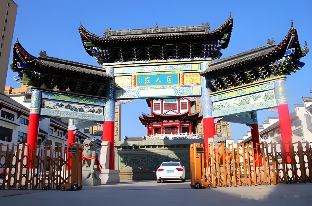 史玉柱的安徽怀远，重修自己的老宅——巨人苑。男人成功了，都想重修祖宅，有的还会建