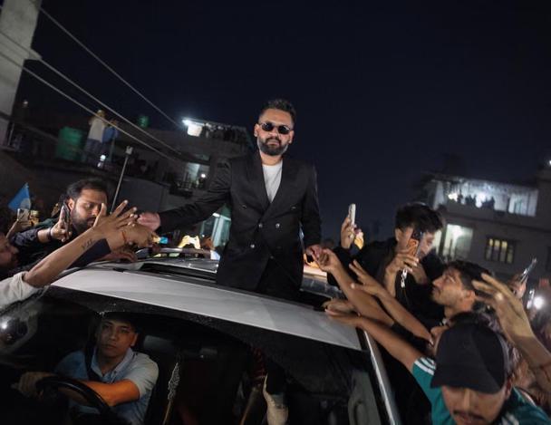 尼泊尔新总理是说唱歌手出身【尼泊尔“90后”新总理宣誓就职：学土木的说唱歌手，2