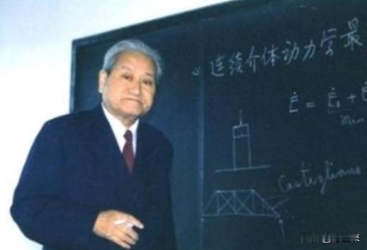 一位参与过三峡大坝的老人曾经透露，这件事90％是人都不知道，其实最开始计划修三峡
