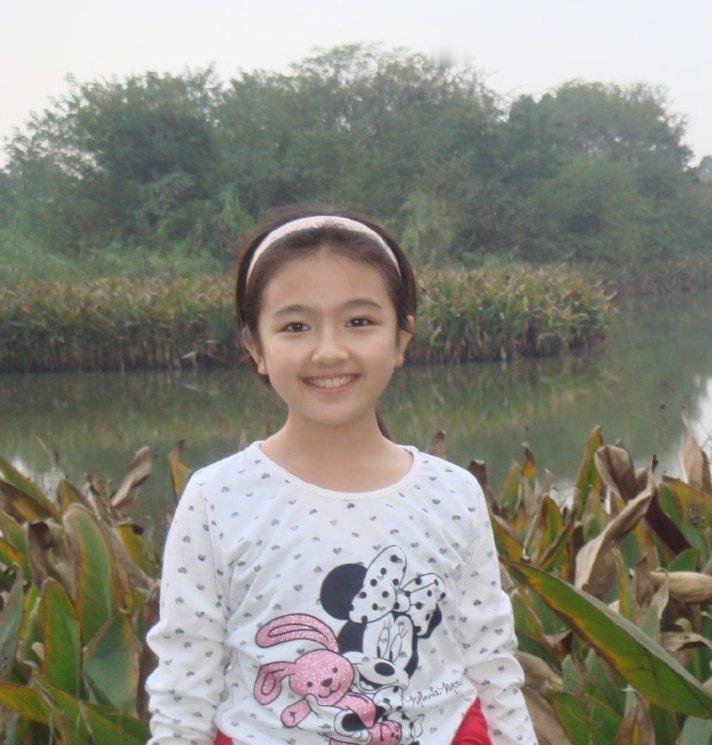 明星丨老照片李兰迪小时候～ 