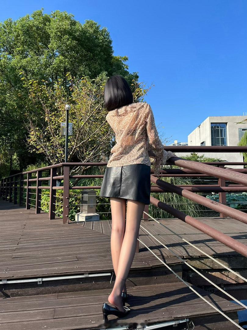 落日余晖下 人被照得金黄mintandtinaootd