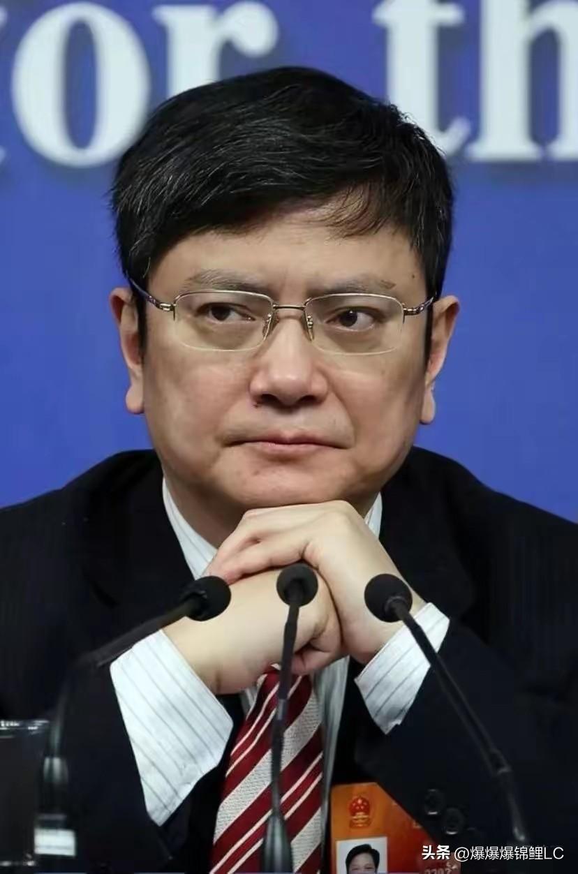 不得不说，郑强教授每次开口都能说到咱们心坎里！这次上面动真格了，反腐的风向标算是