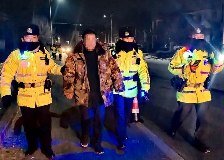 不思悔改，一男子涉嫌二次醉驾被罚！1月23日晚，济南市公安局交通管理支队南山区大