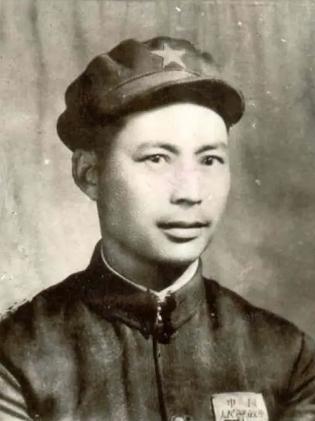1952年，67军军长李湘在朝鲜战场视察完工事后，突发怪病，脑袋胀得水桶一样粗大