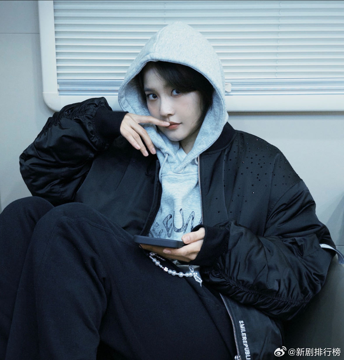 张佳宁就像我的电子闺蜜一样，总在社交平台分享自己养的小狗和爱用好物，每一张生活感