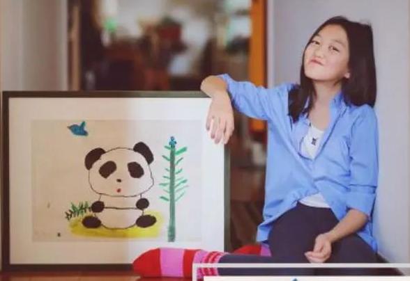 2005年，王菲怀孕4个月的时候，医生告诉她：“这个孩子有可能是兔唇”，李亚鹏问