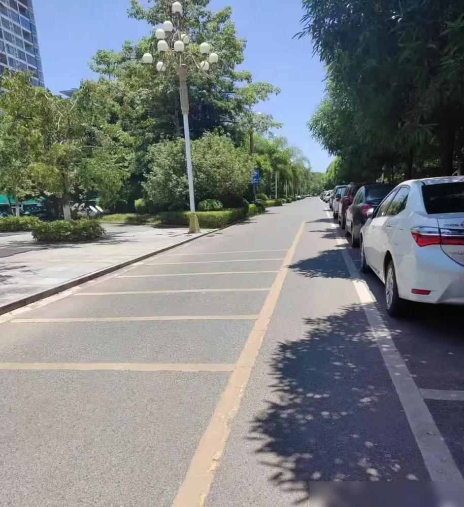 奉劝大家，从明天开始起，中午12点到3点没事尽量别出门，因为

我去年就是不信这