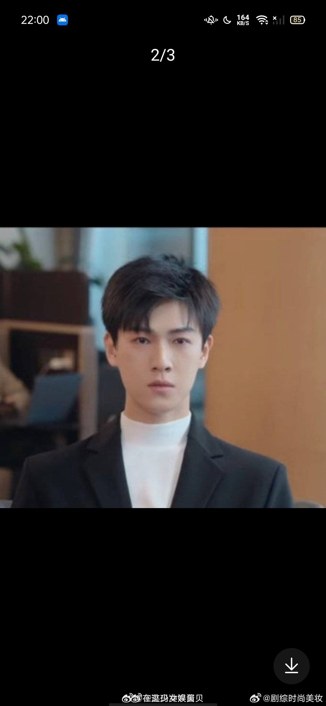 导演太牛了吧！咱就是说，一部剧居然找到两个木头演技的明星，完全看不出这两位想表达