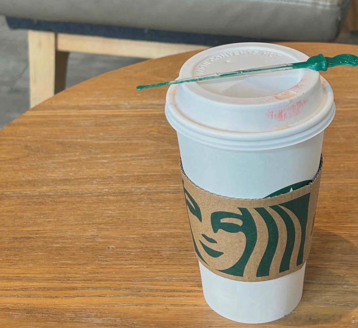 周五了，喝杯咖啡提提神，今天必赢 