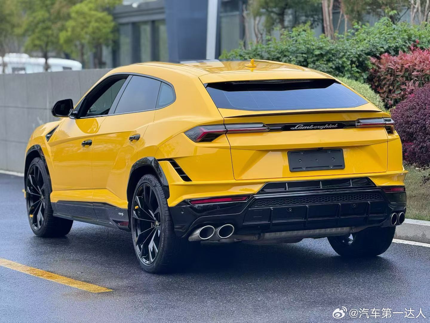 人生从不是单选题，既要赛道锋芒，也要生活担当。24年8月落户、仅9800km的U