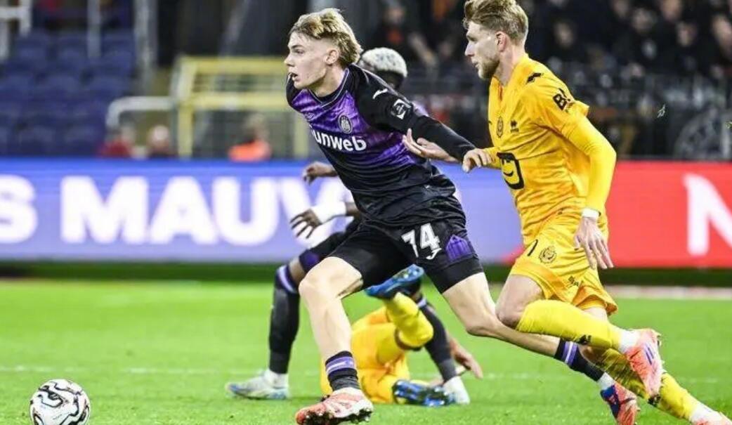 德国天空体育之前已经独家报道称，拜仁慕尼黑与多特蒙德均对德卡特感兴趣，如今勒沃库