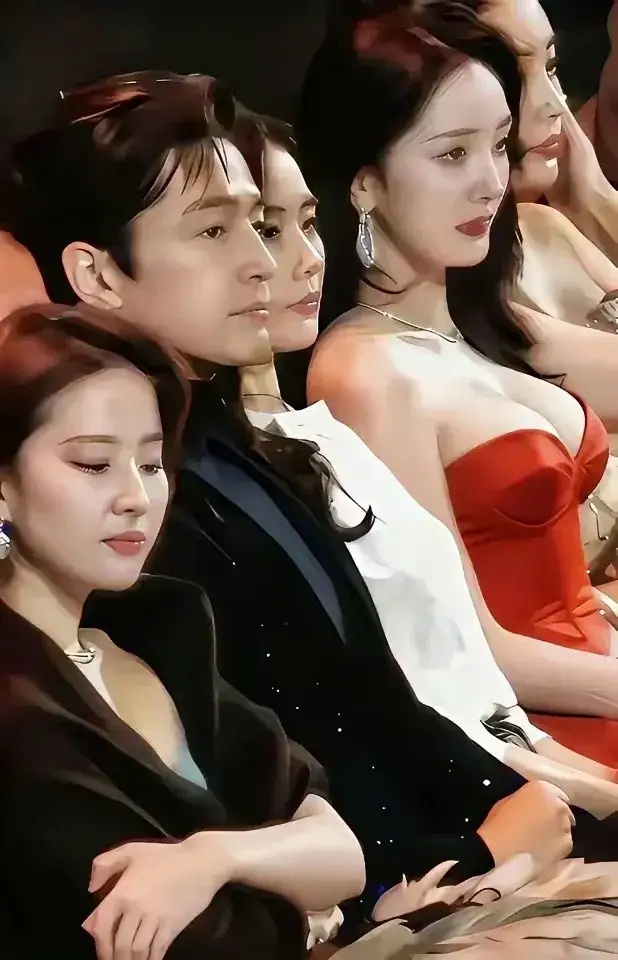同行是冤家，表面工作都不做了，厌恶之情一点也不遮掩 ​​​
