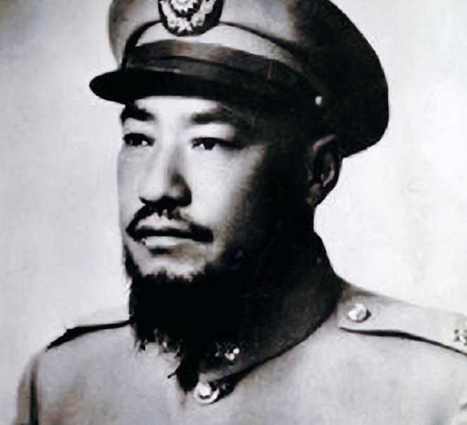 1949年10月初，马步芳逃到台湾后，蒋介石以“擅离职守”撤了他所有职务。马步芳