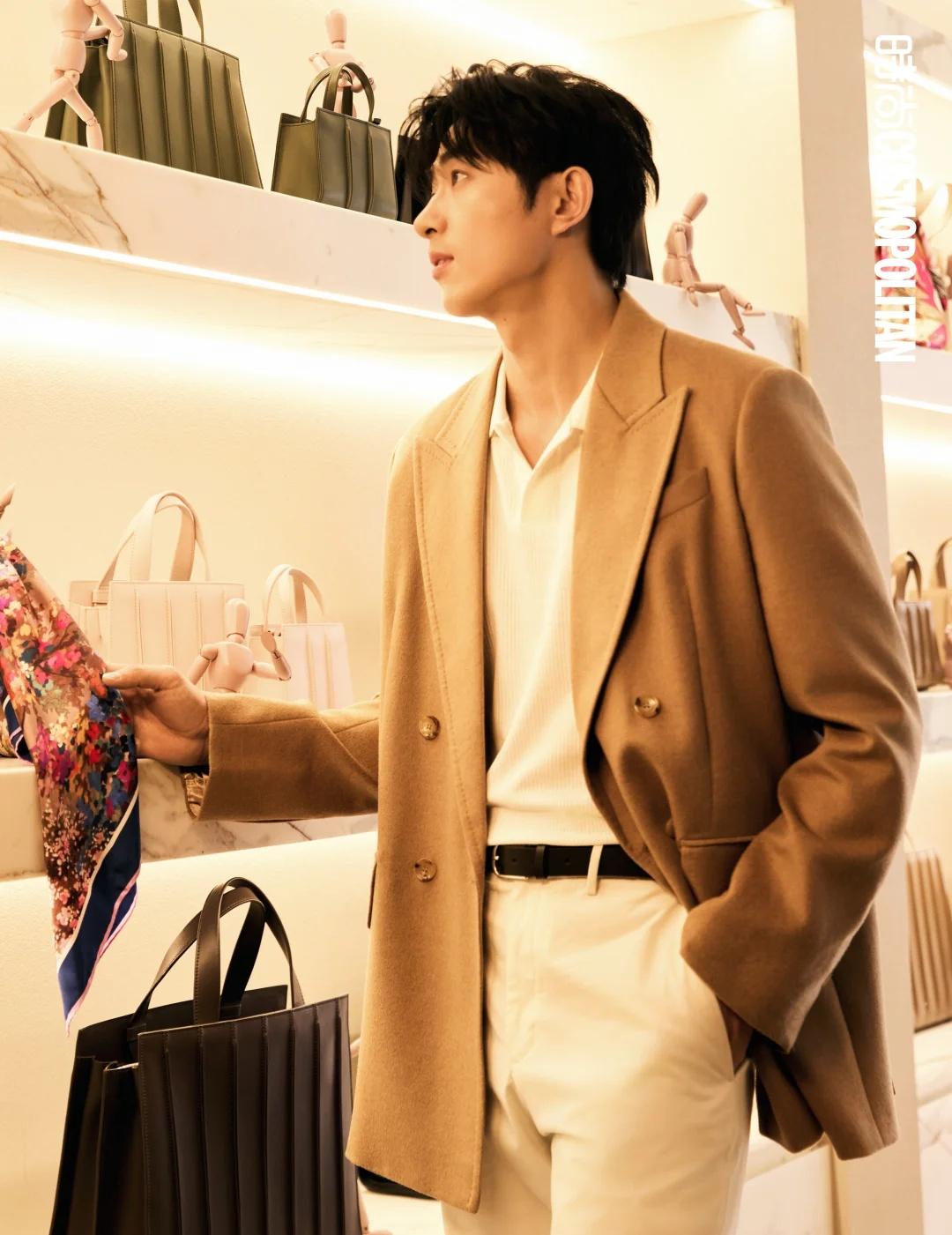 探店时刻｜与王凯沐的不期而遇
于静谧光影里，感受西装格调中独有的从容与气场@王凯