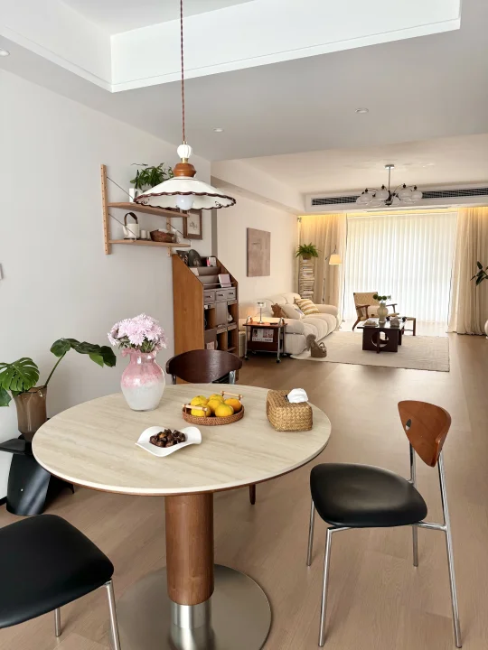 没有过度装修的家，选对灯真的很加分～