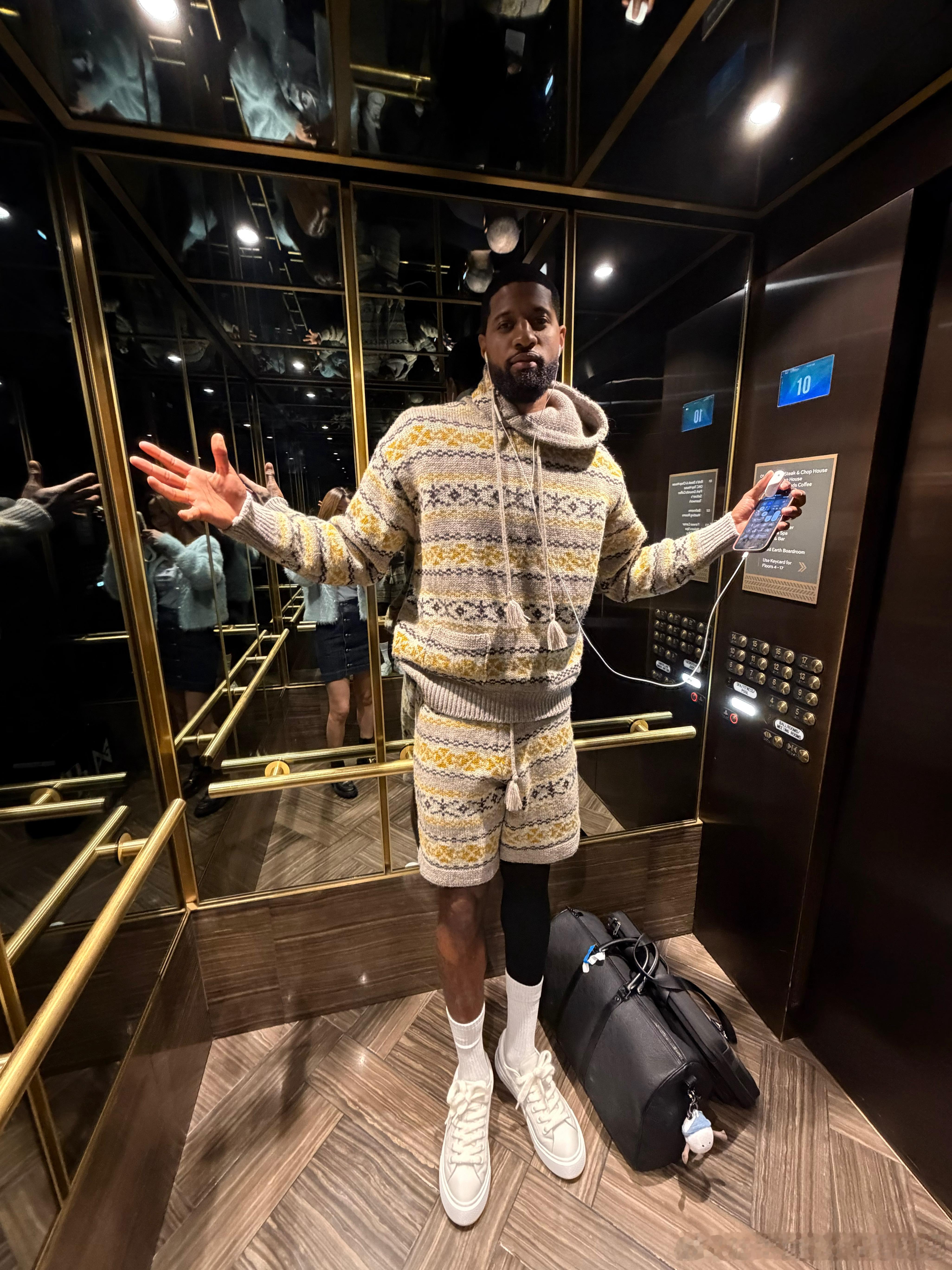 保罗乔治nba 毛衣套装组合，给别人拍的和给我自己拍的 美国·俄克拉荷马城