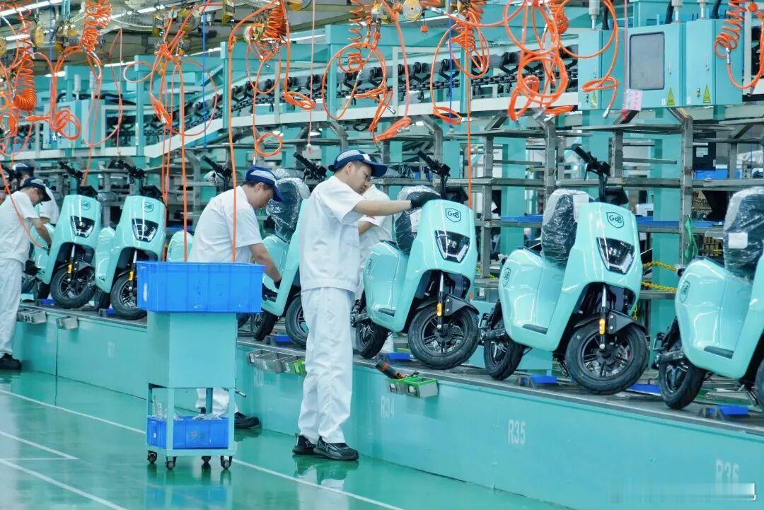 广州送外卖有专用的电鸡这波操作其它城市可以学起来 