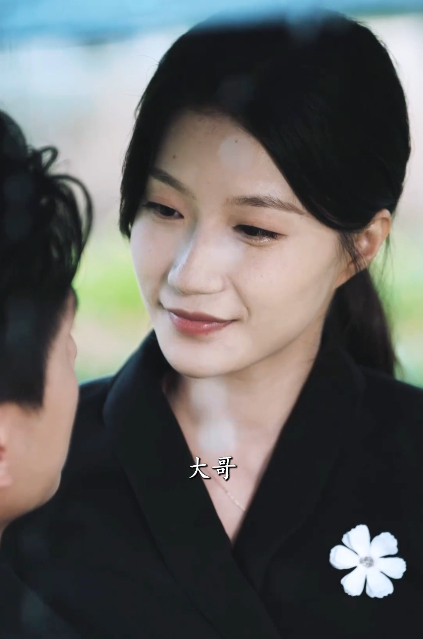 二伯哥看起来比大伯哥更绿茶 咱就是说新剧预告里二伯哥这绿茶味儿太正了，把大伯哥衬